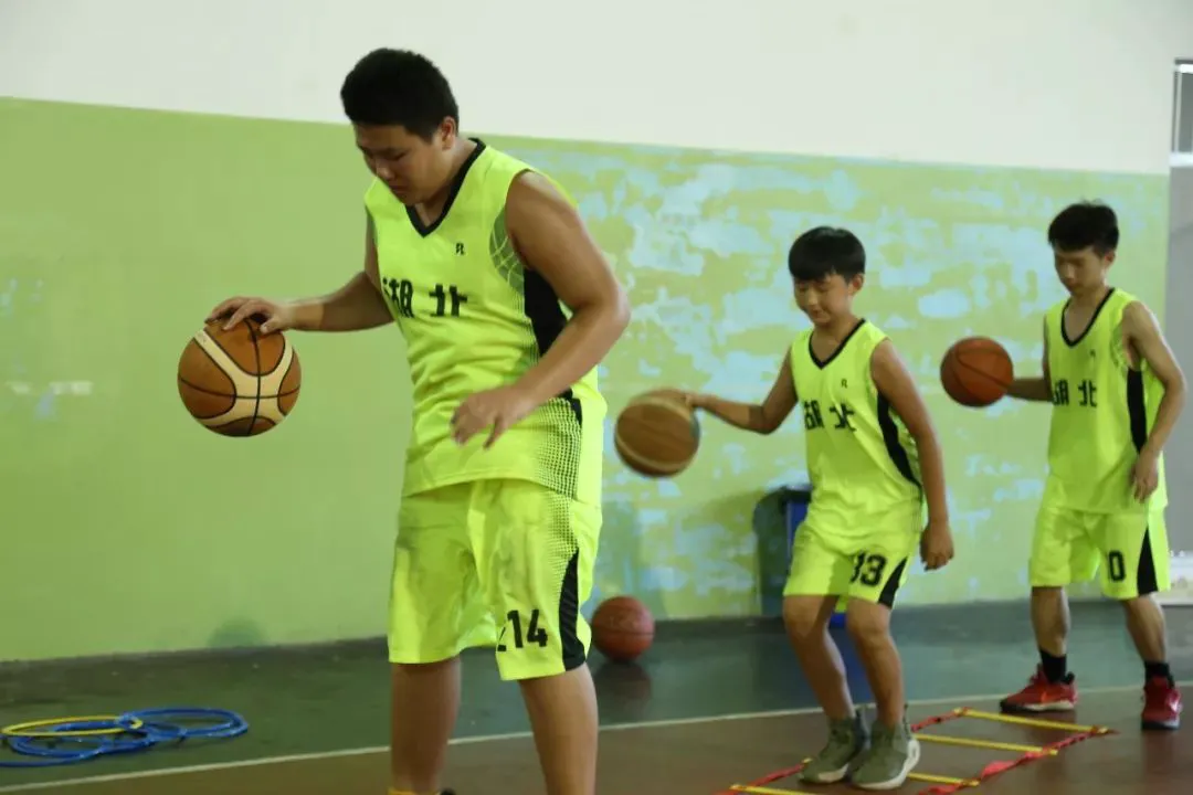 哪里可以找到适合青少年的篮球训练策略_2